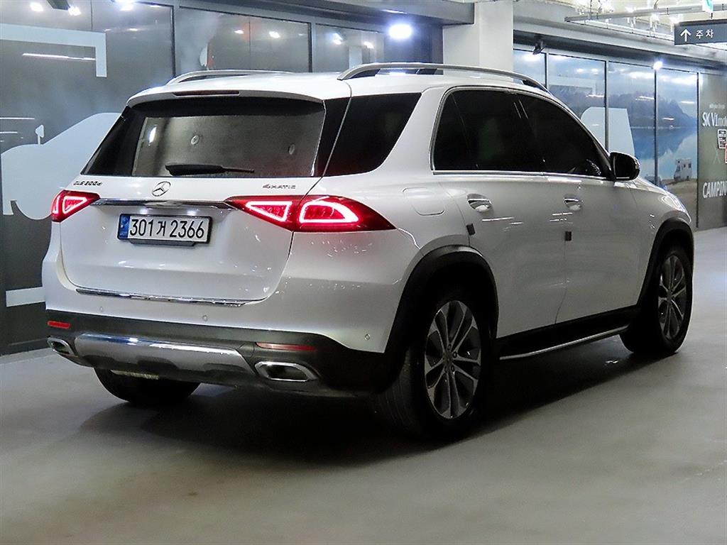 Mercedes Benz GLE Class - Vista 4