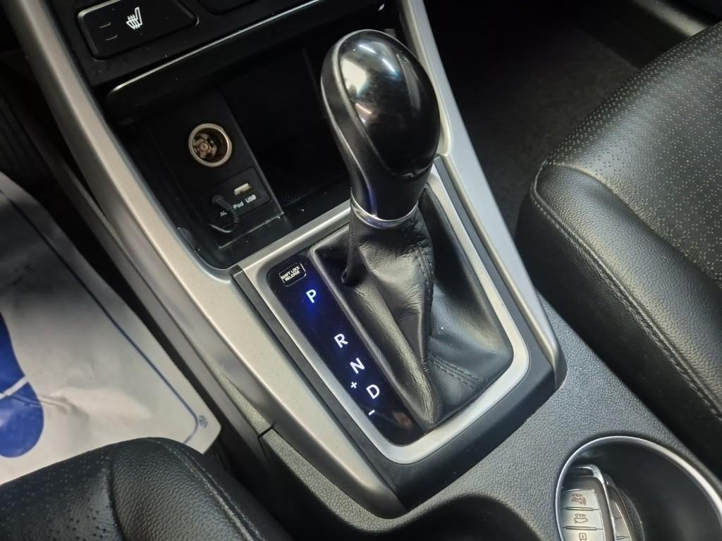 HYUNDAI Avante - Vista 8