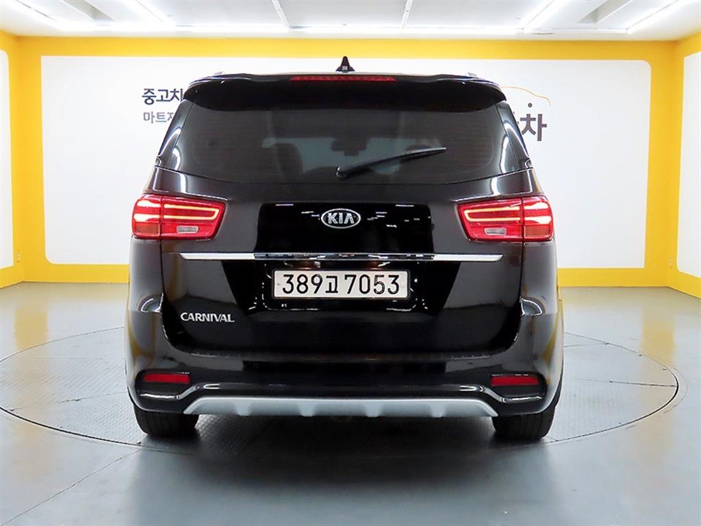 KIA Carnival - Vista 3