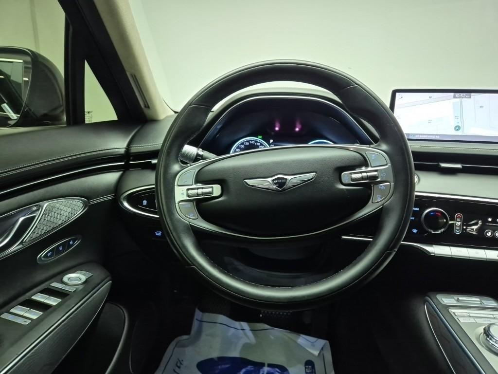 Genesis GV70 - Vista 9