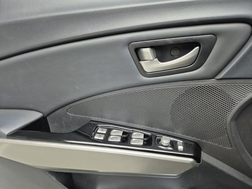 Ssangyong Tivoli 2018 Blanco - Importación desde Corea - HF Imports Iquique - Foto 17