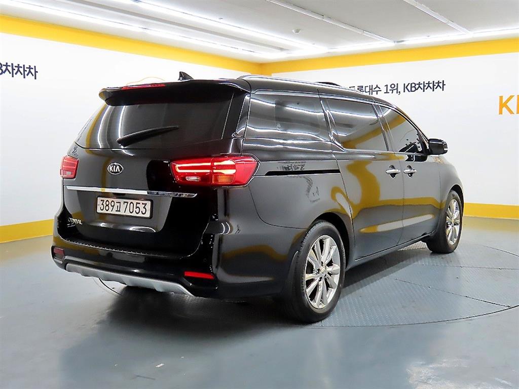 KIA Carnival - Vista 4