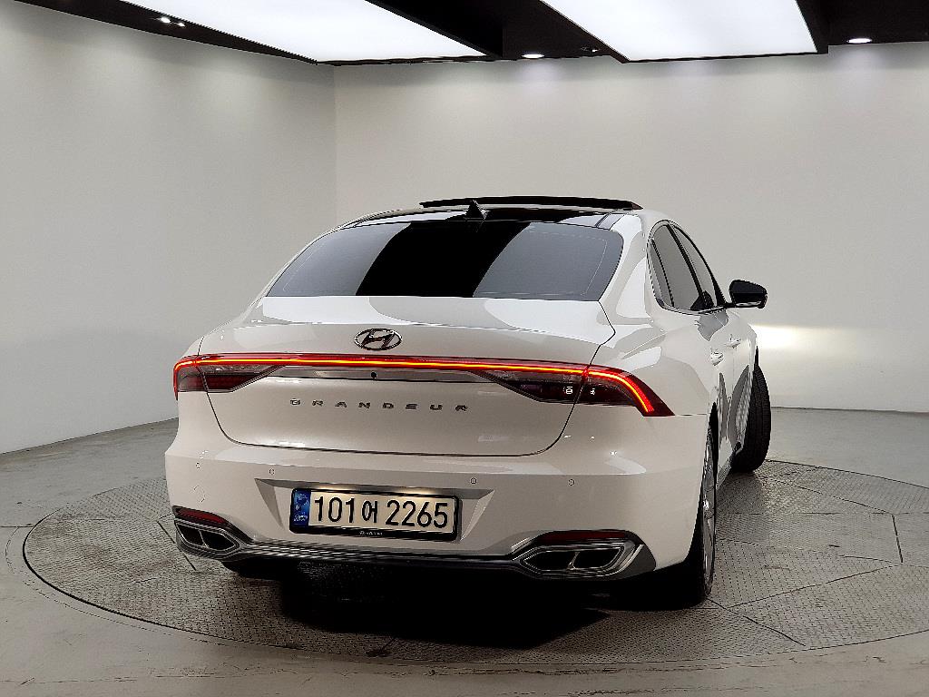 HYUNDAI Grandeur - Vista 3