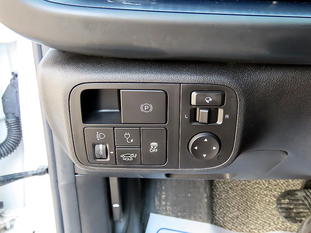 HYUNDAI Ioniq 6 - Vista 12