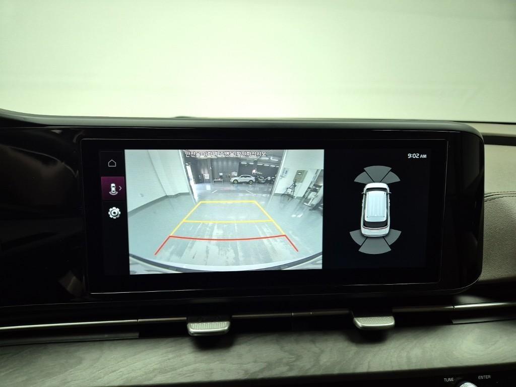 KIA Carnival - Vista 11