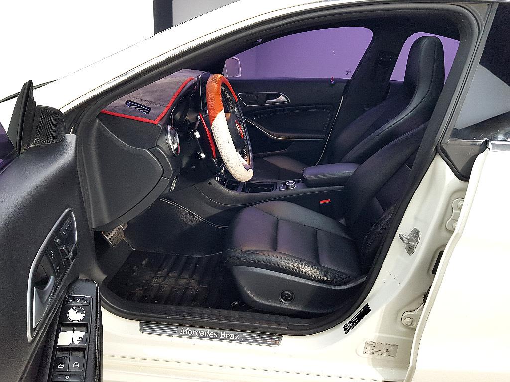 Mercedes Benz CLA Class - Vista 8