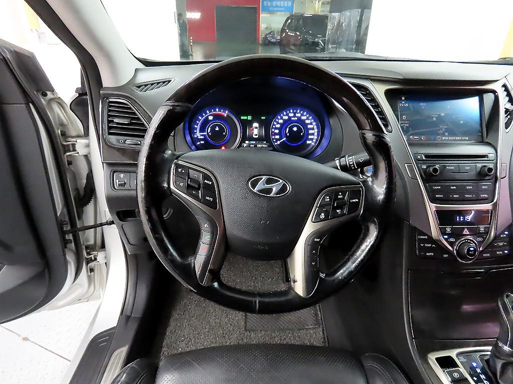 HYUNDAI Grandeur - Vista 9