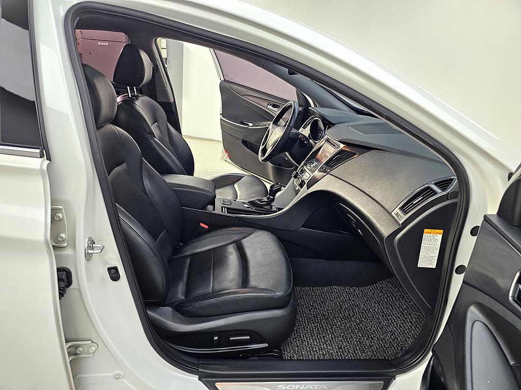 HYUNDAI Sonata - Vista 10