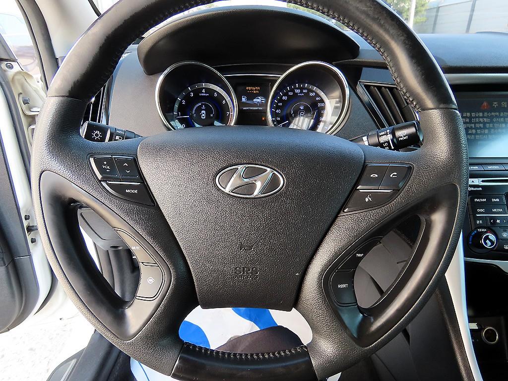 HYUNDAI Sonata - Vista 8