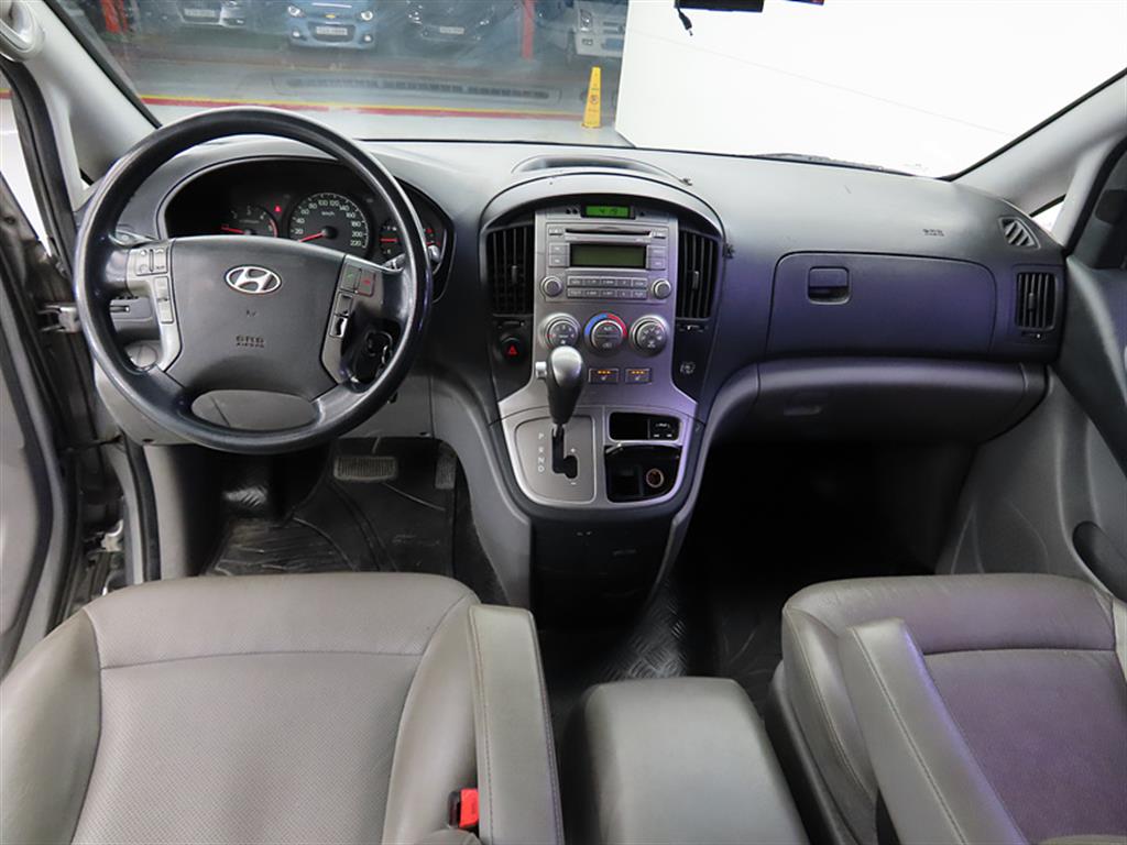 HYUNDAI Starex - Vista 7