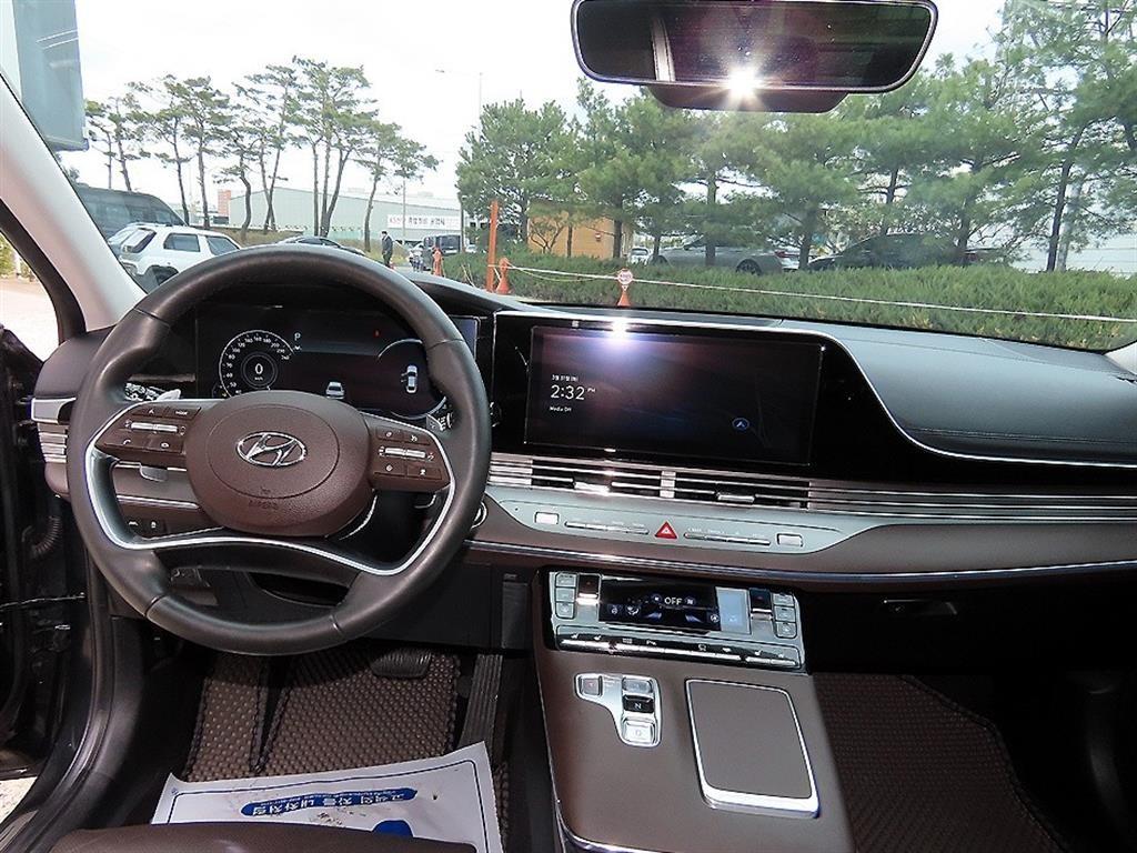 HYUNDAI Grandeur - Vista 7
