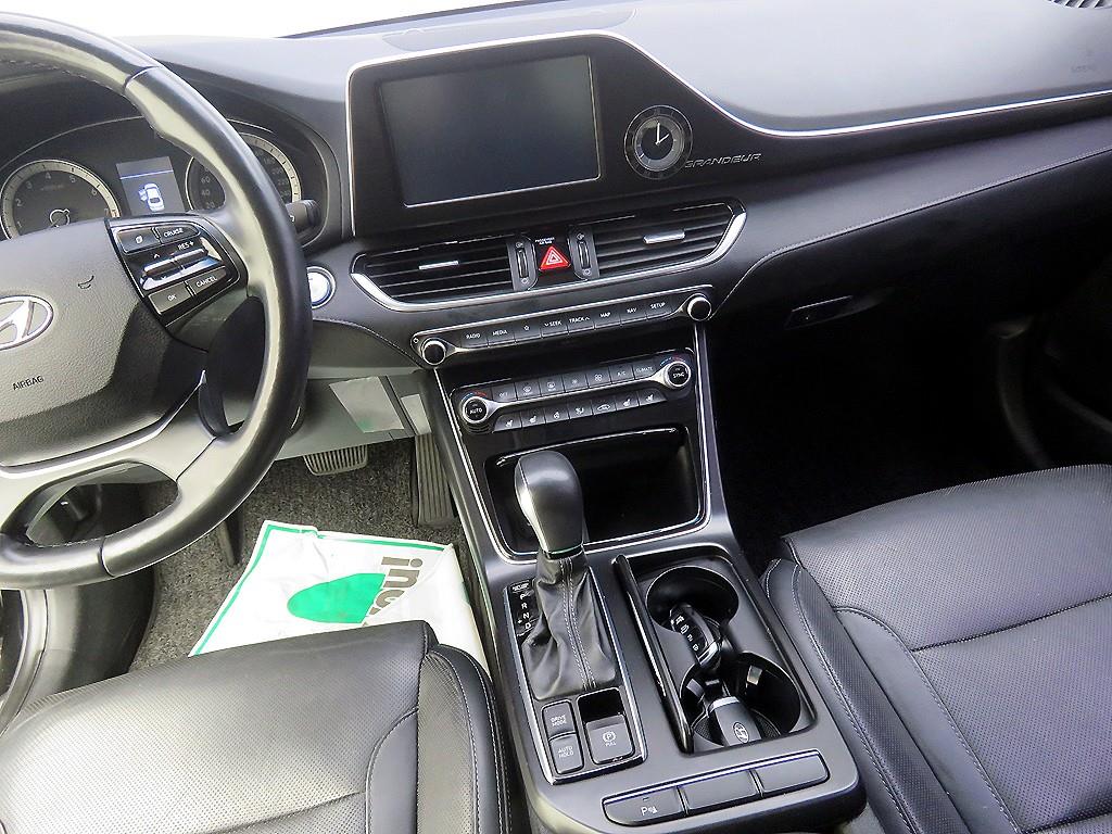 HYUNDAI Grandeur - Vista 12