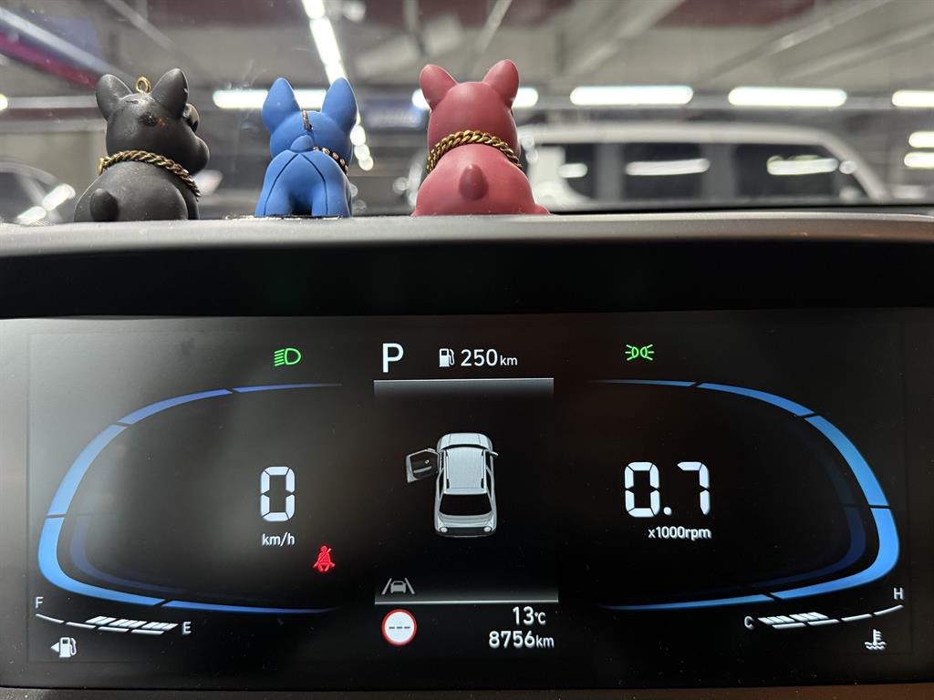 HYUNDAI Casper - Vista 12