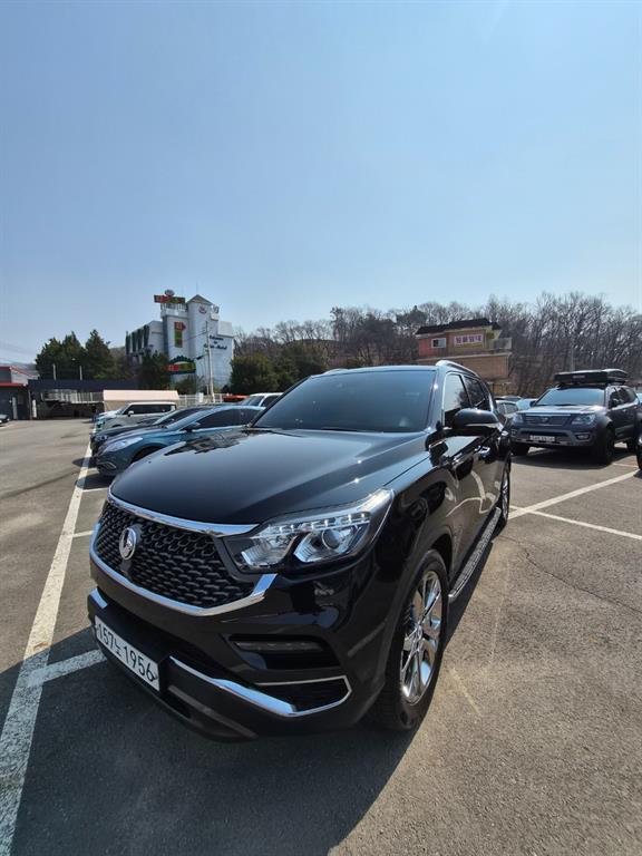Ssangyong Rexton 2020 Negro - Importación desde Corea - HF Imports Iquique - Foto 1