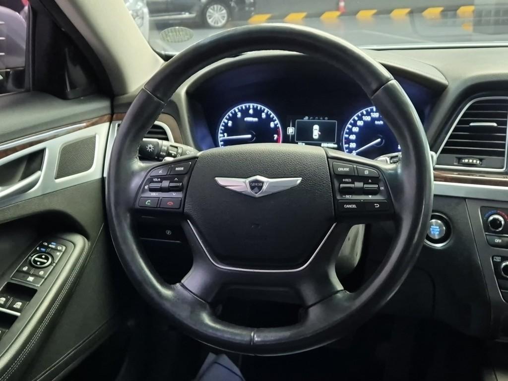 HYUNDAI Genesis - Vista 9