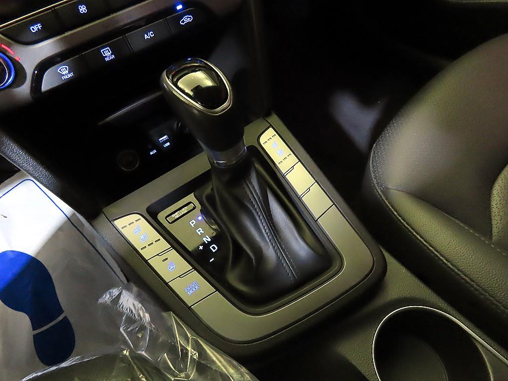 HYUNDAI Avante - Vista 12