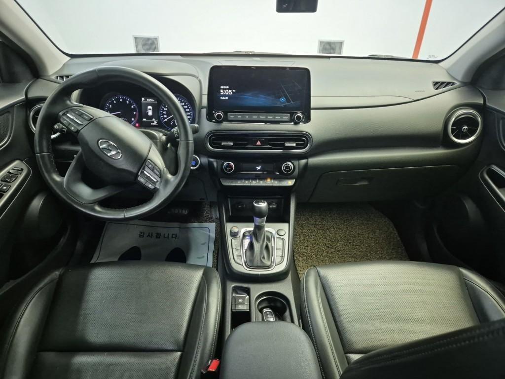 HYUNDAI Kona - Vista 7
