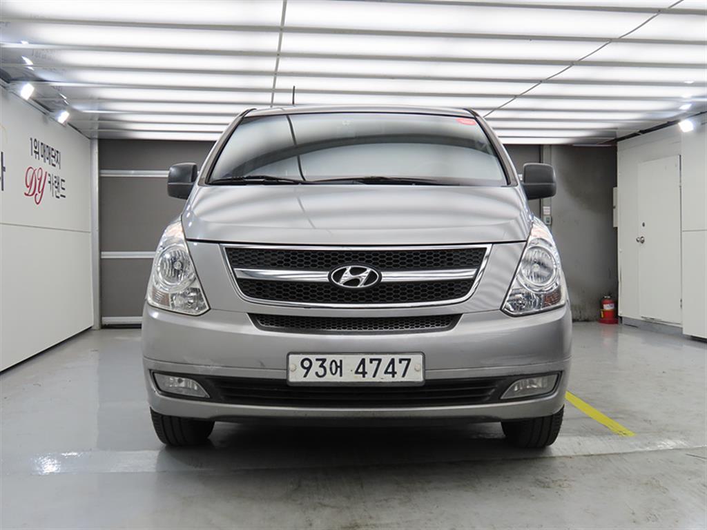 HYUNDAI Starex - Vista 2
