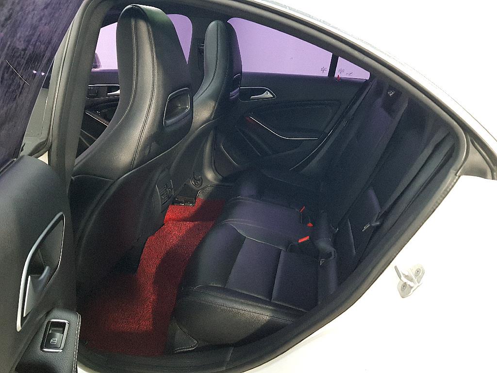 Mercedes Benz CLA Class - Vista 9