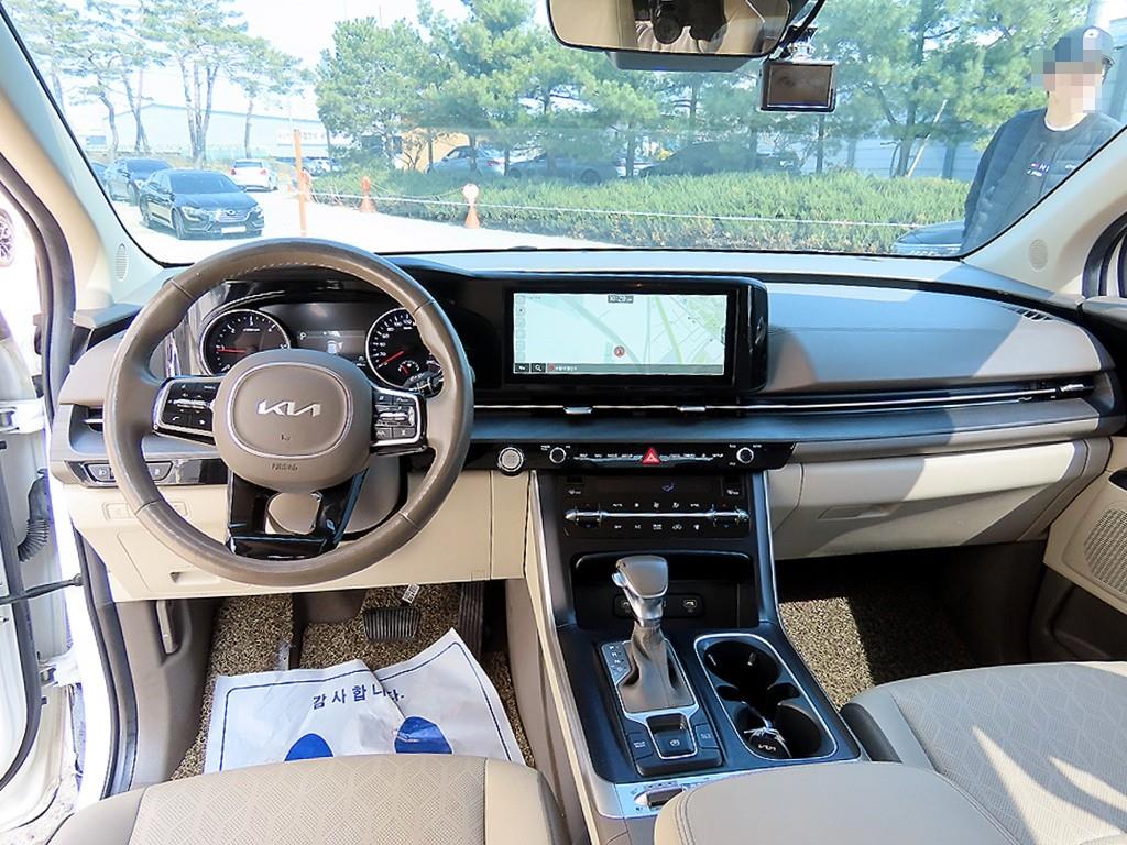 KIA Carnival - Vista 8