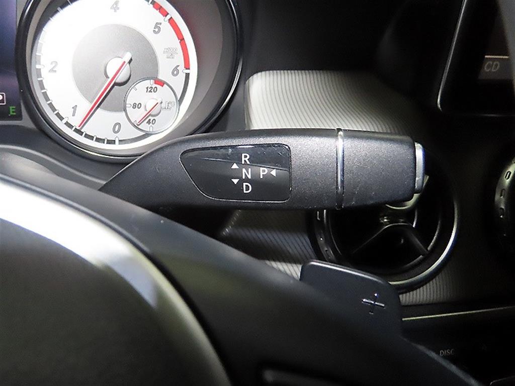 Mercedes Benz GLA Class - Vista 12