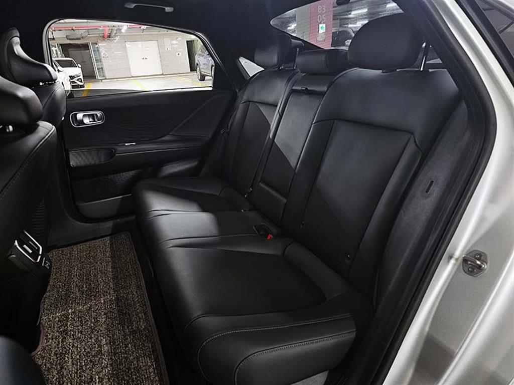 HYUNDAI Ioniq 6 - Vista 11