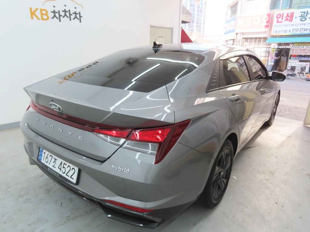 HYUNDAI Avante - Vista 3