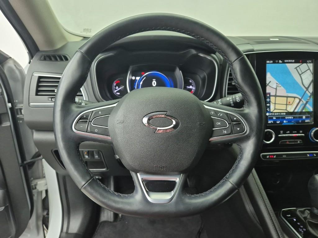 SAMSUNG QM6 - Vista 9