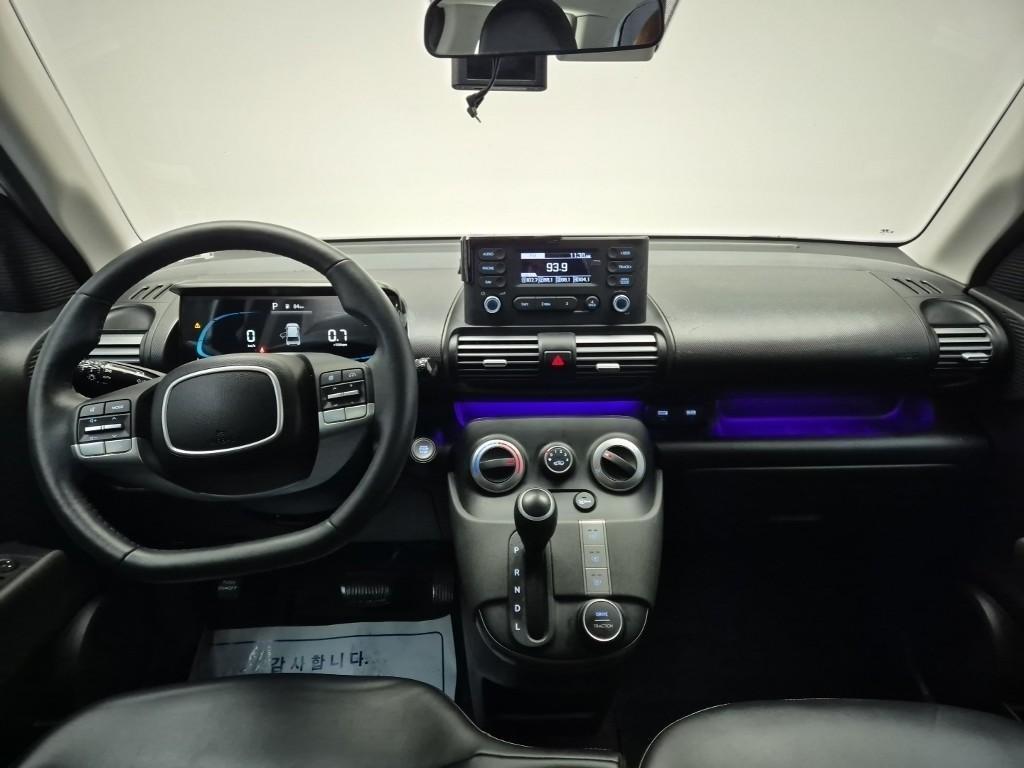 HYUNDAI Casper - Vista 8