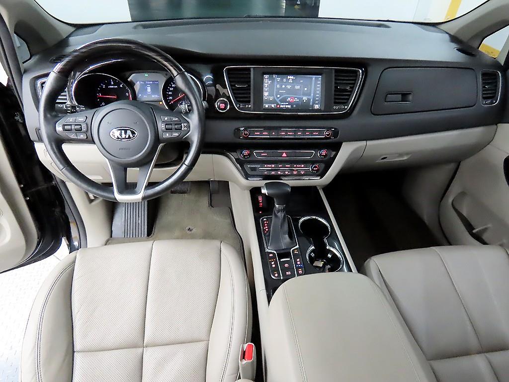 KIA Carnival - Vista 7