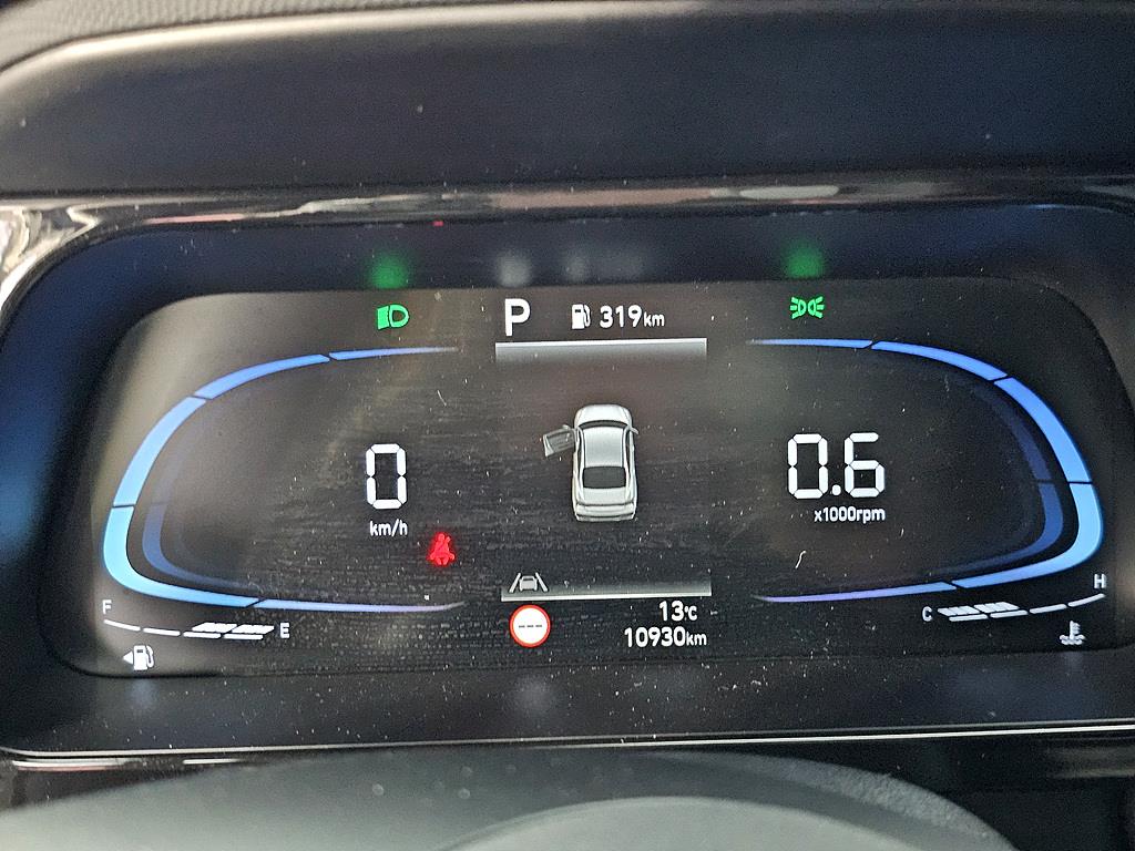 HYUNDAI Avante - Vista 7