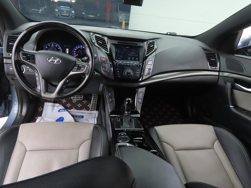 HYUNDAI i40 - Vista 7