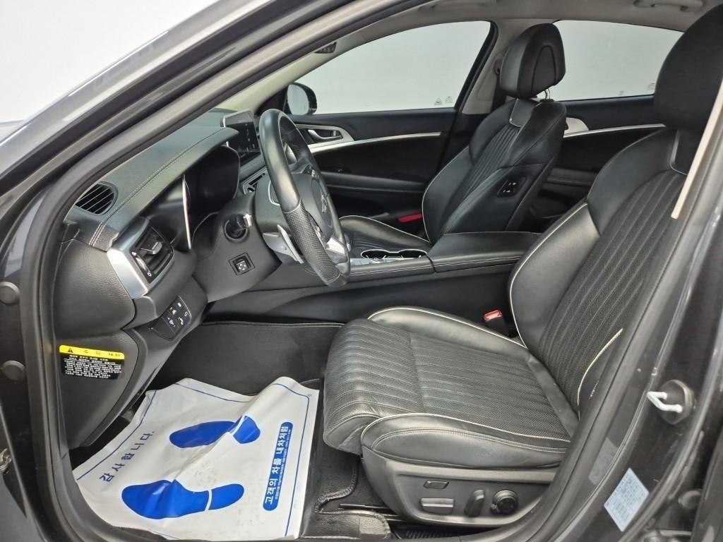 Genesis G70 - Vista 6