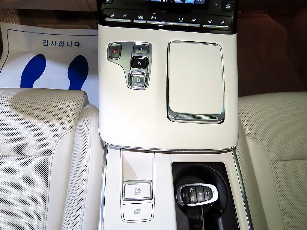 HYUNDAI Grandeur - Vista 12