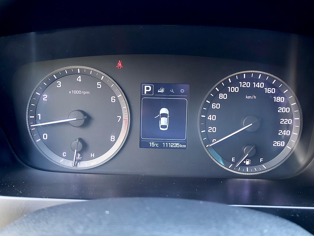 HYUNDAI Sonata - Vista 11