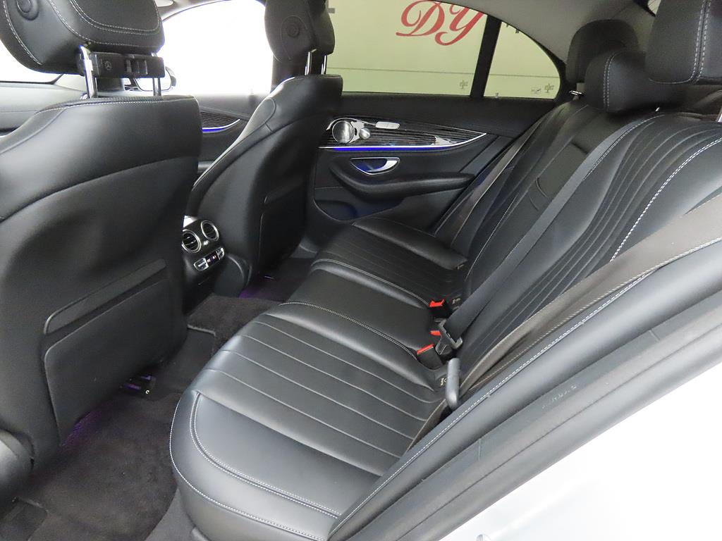 Mercedes Benz E class - Vista 7