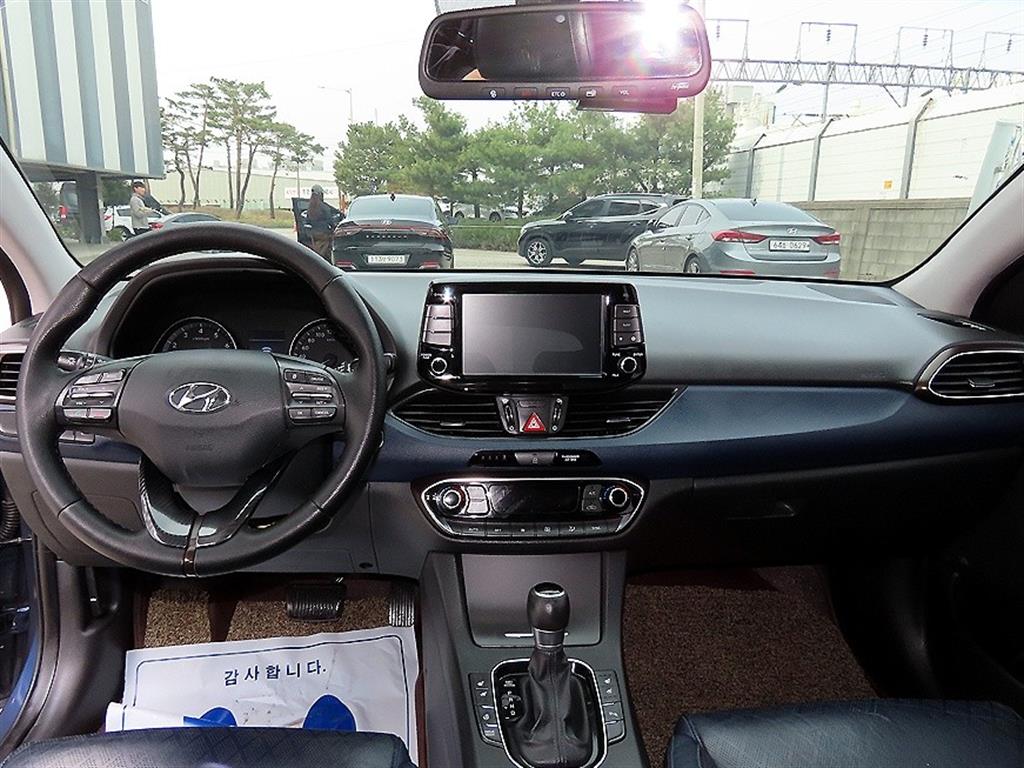 HYUNDAI i30 - Vista 7