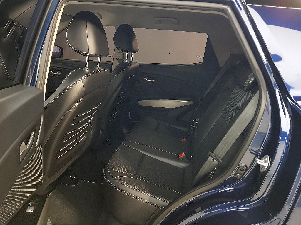 Ssangyong Tivoli - Vista 9