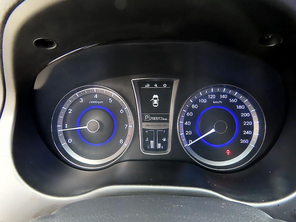 HYUNDAI Grandeur - Vista 9