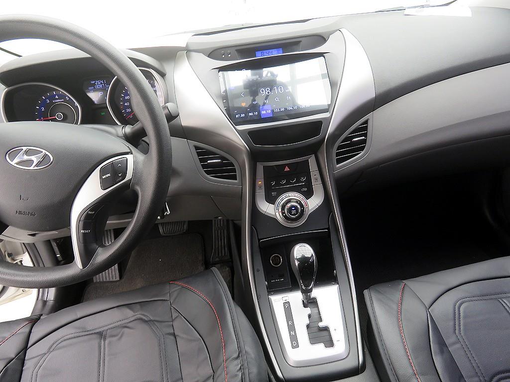 HYUNDAI Avante - Vista 11