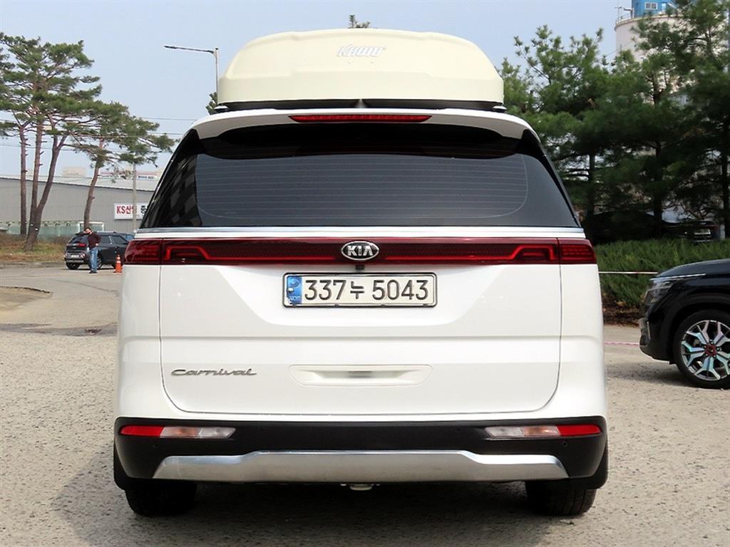 KIA Carnival - Vista 4