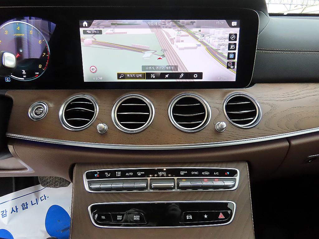 Mercedes Benz E class 2021 Negro - Importación desde Corea - HF Imports Iquique - Foto 13