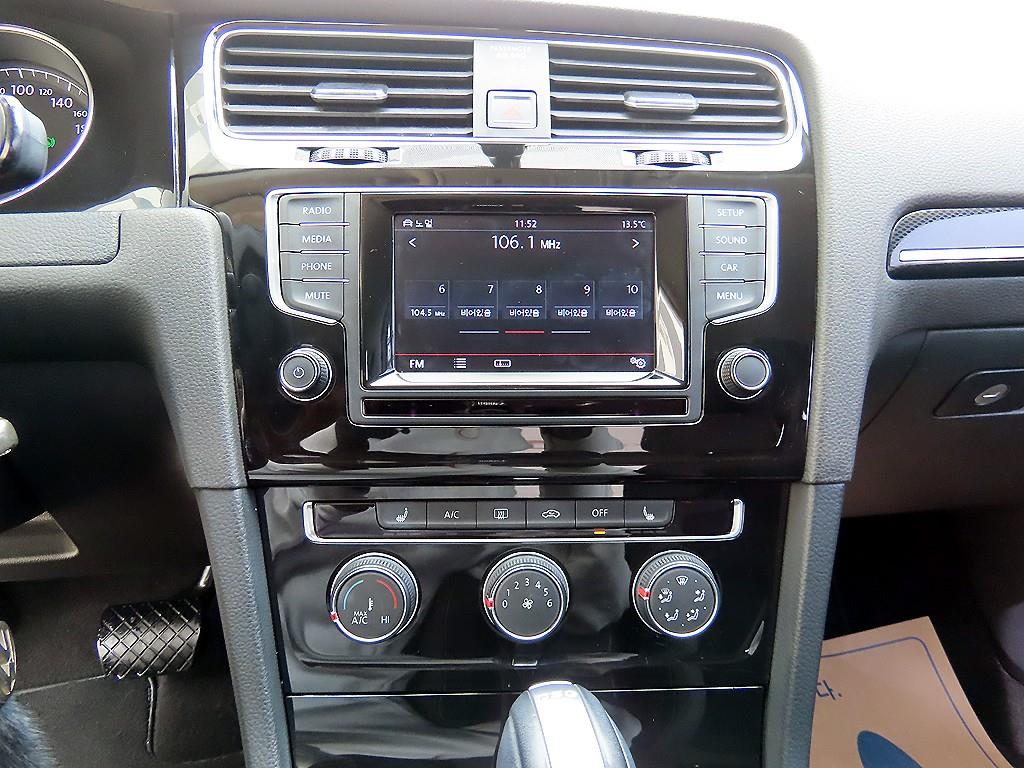 Volkswagen Golf - Vista 12