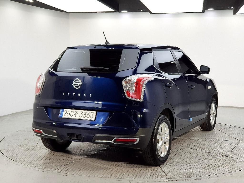 Ssangyong Tivoli - Vista 4