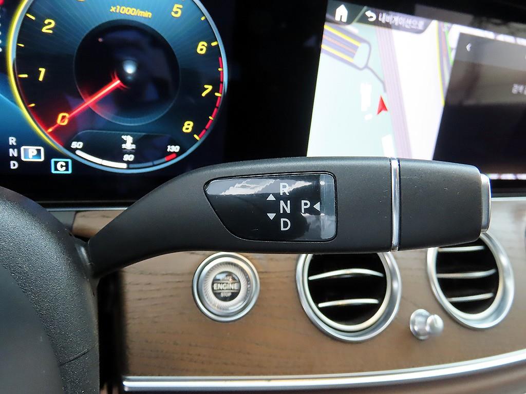 Mercedes Benz E class - Vista 11