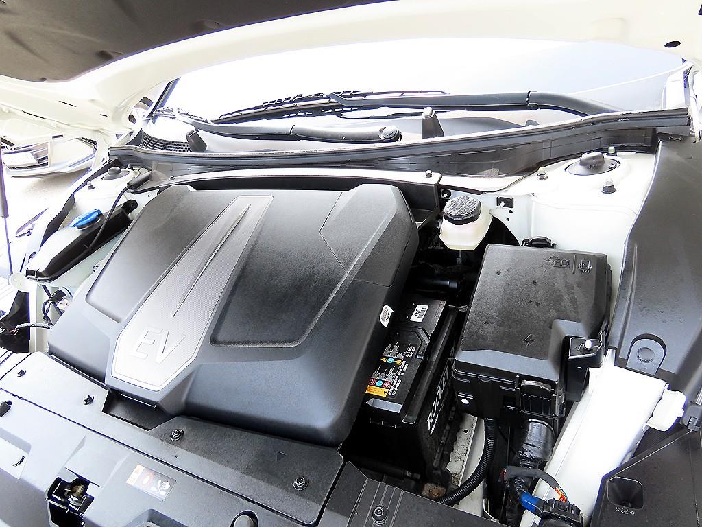 KIA EV6 2024 Blanco - Importación desde Corea - HF Imports Iquique - Foto 19