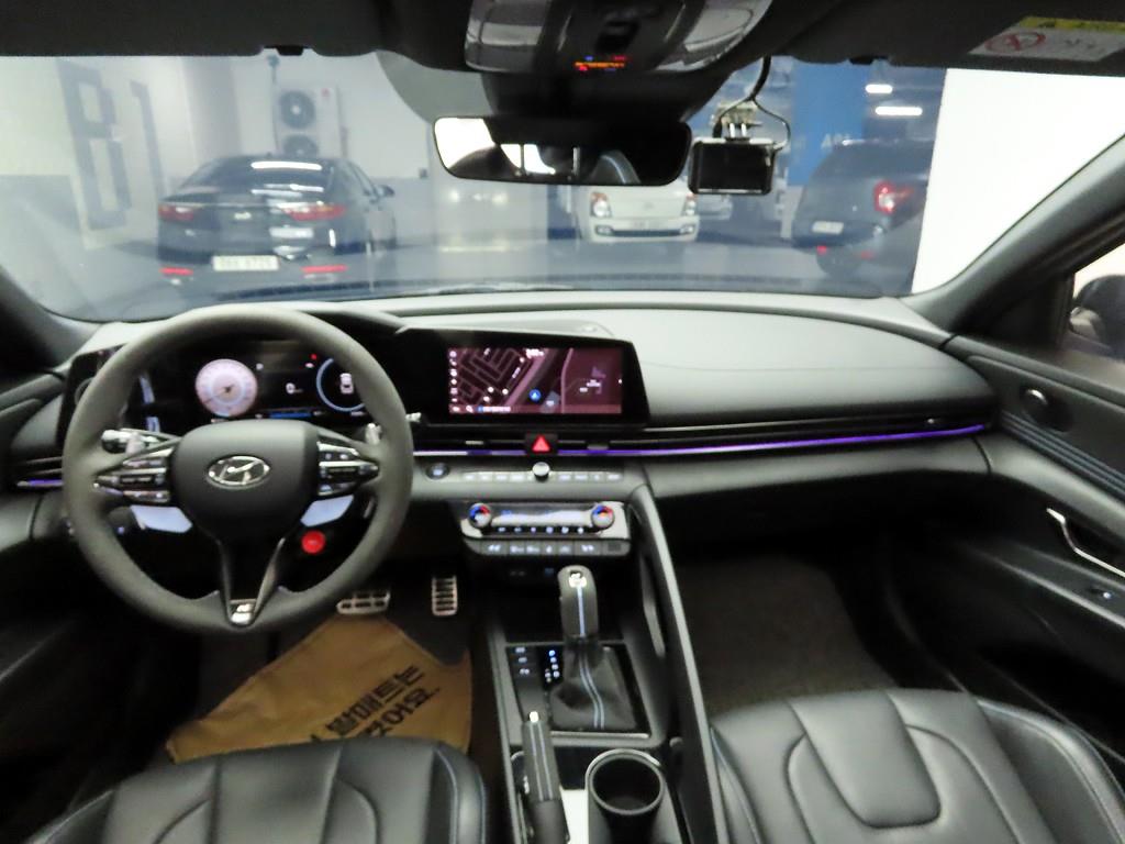 HYUNDAI Avante - Vista 7