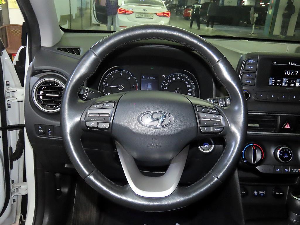 HYUNDAI Kona - Vista 8