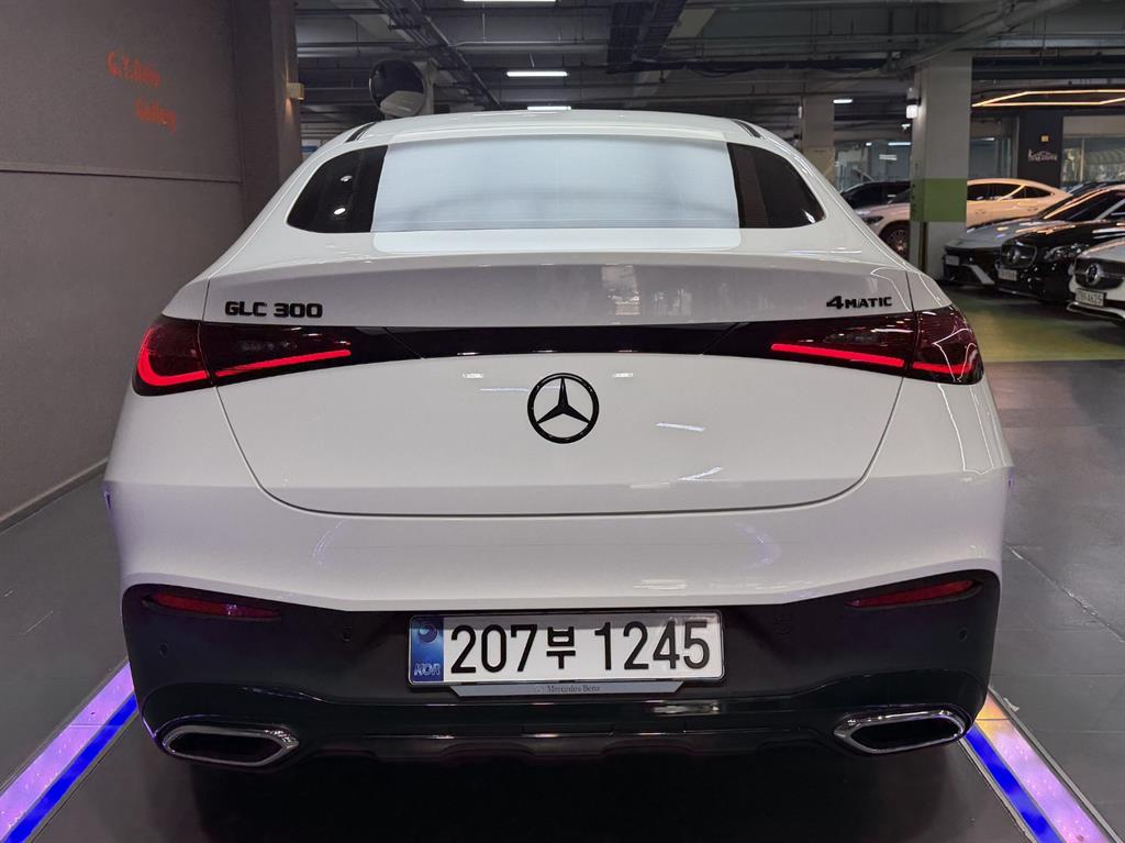 Mercedes Benz GLC Class - Vista 4