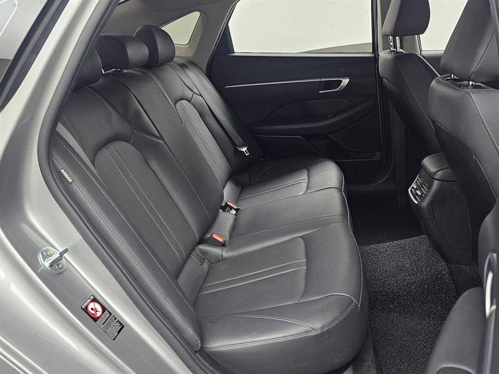 HYUNDAI Sonata - Vista 12